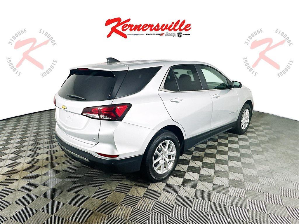 2022 Silver Ice Metallic Chevrolet Equinox