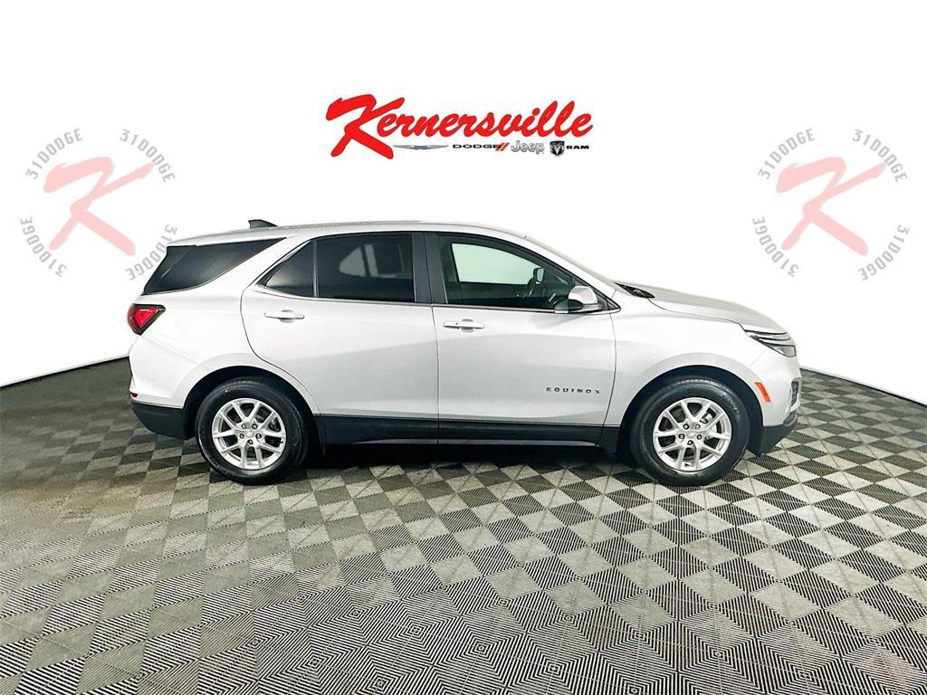 2022 Silver Ice Metallic Chevrolet Equinox