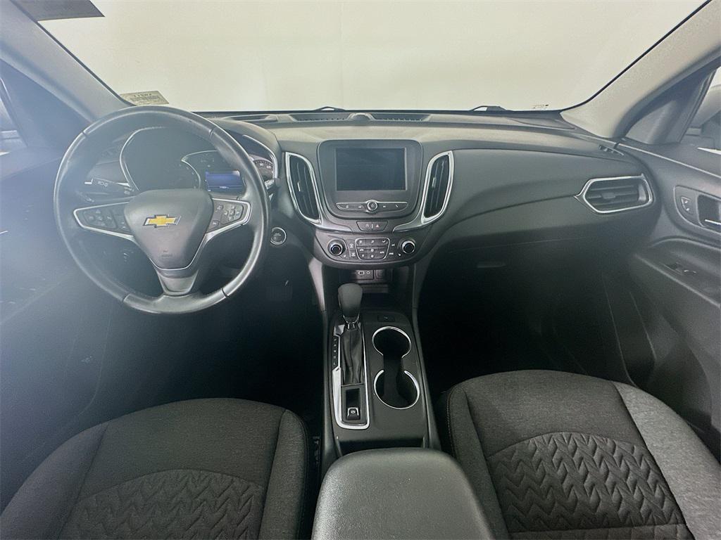 2022 Silver Ice Metallic Chevrolet Equinox