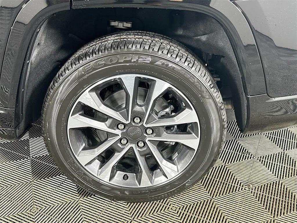 new 2025 Jeep Grand Cherokee L car, priced at $57,971