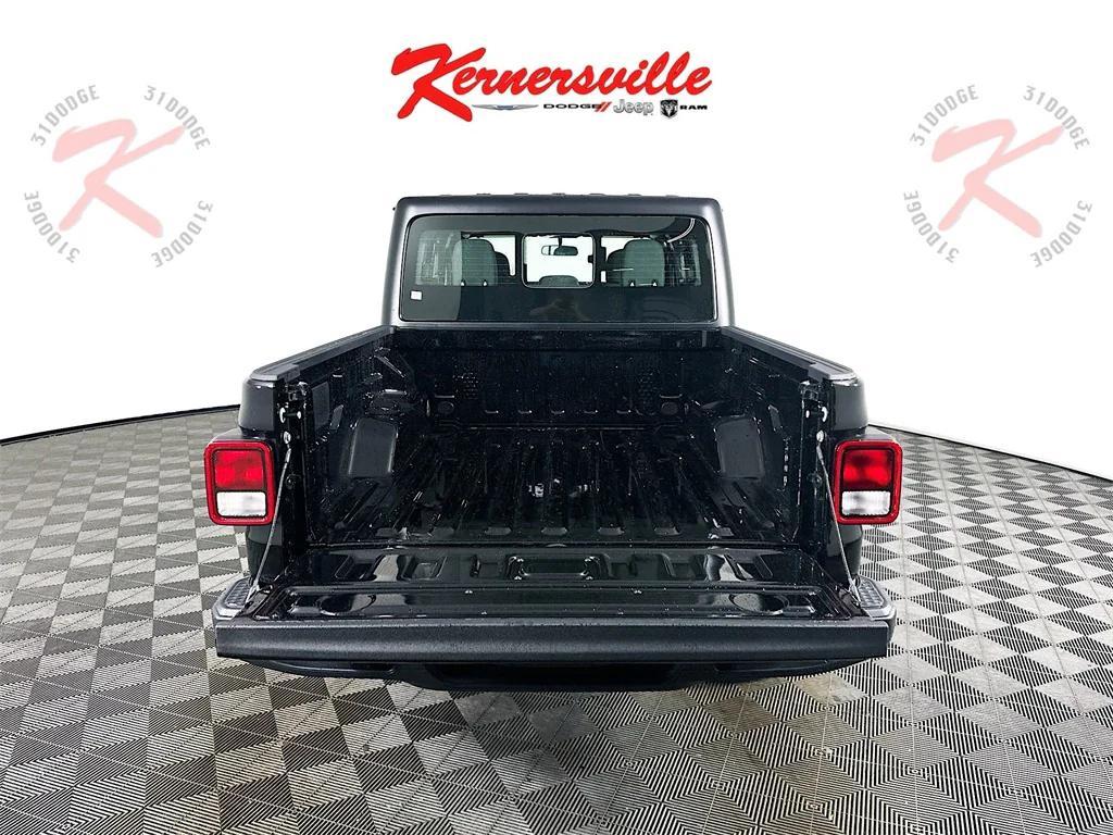 new 2026 Jeep Gladiator car, priced at $40,553