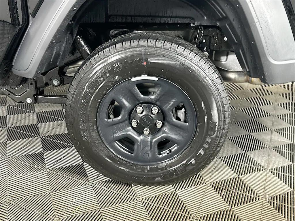 new 2026 Jeep Gladiator car, priced at $40,553