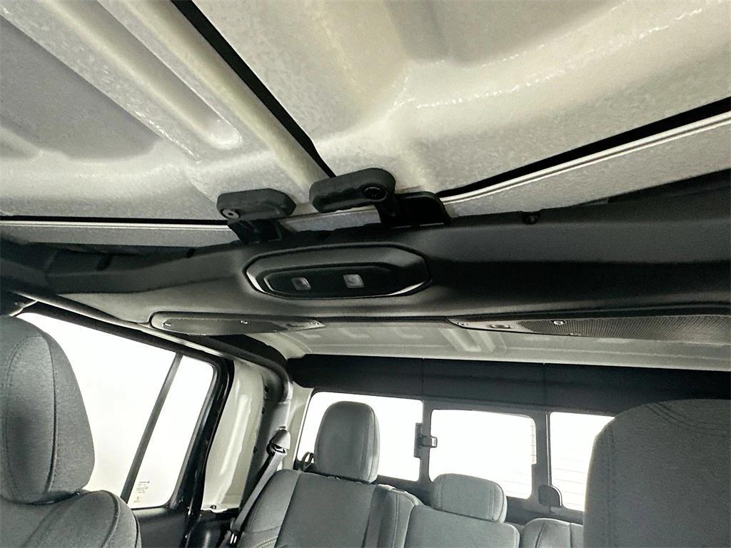 new 2026 Jeep Gladiator car, priced at $40,553