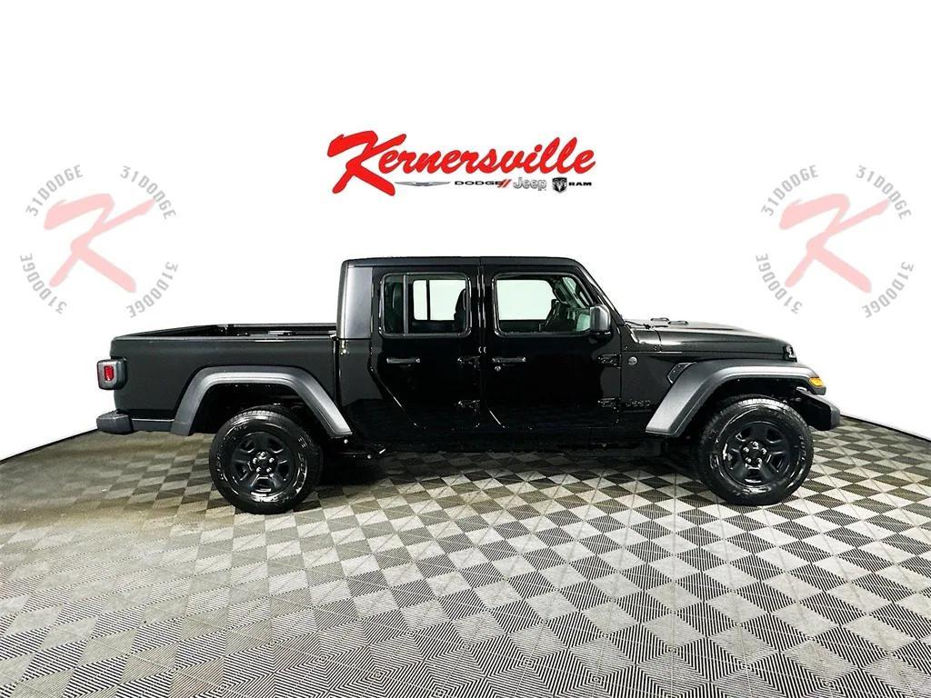 new 2026 Jeep Gladiator car, priced at $40,553