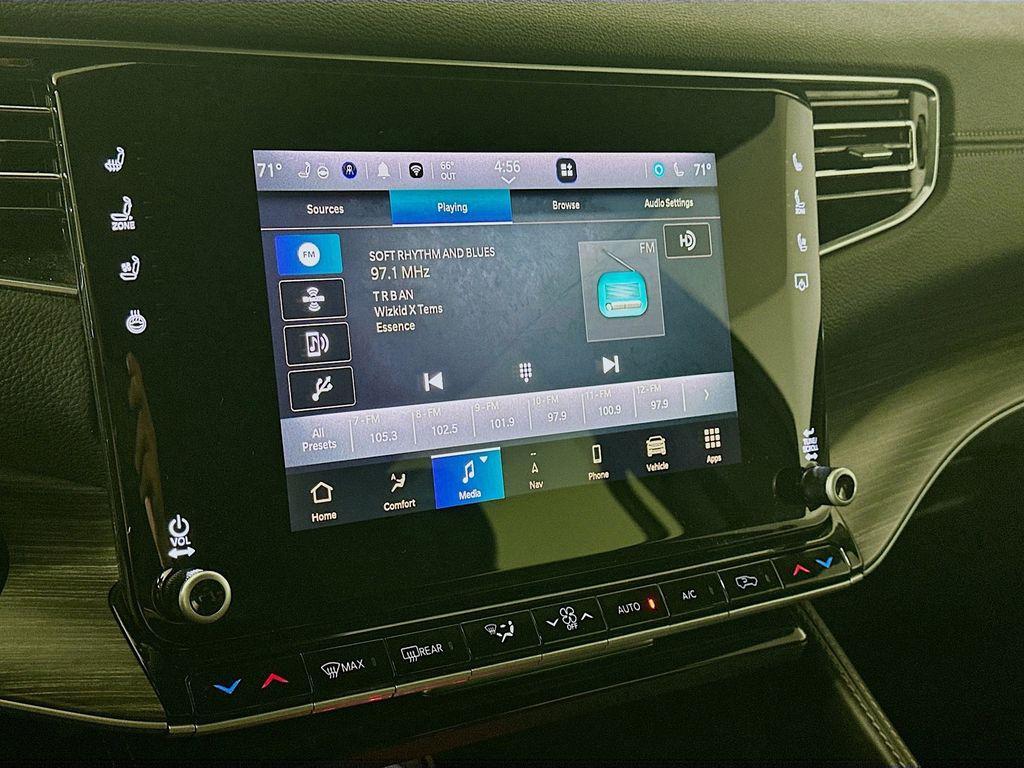 used 2024 Jeep Wagoneer L car, priced at $33,135