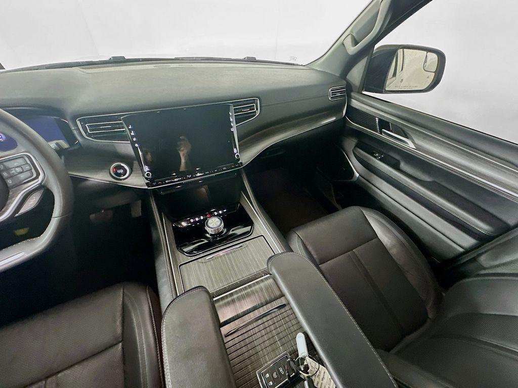 used 2024 Jeep Wagoneer L car, priced at $33,135