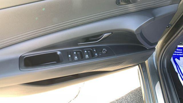 used 2025 Hyundai Elantra car