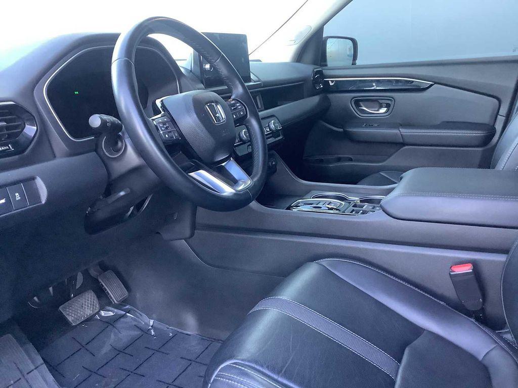 used 2025 Honda Pilot car, priced at $46,585