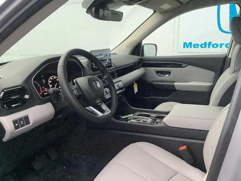 new 2025 Honda Pilot car, priced at $50,995