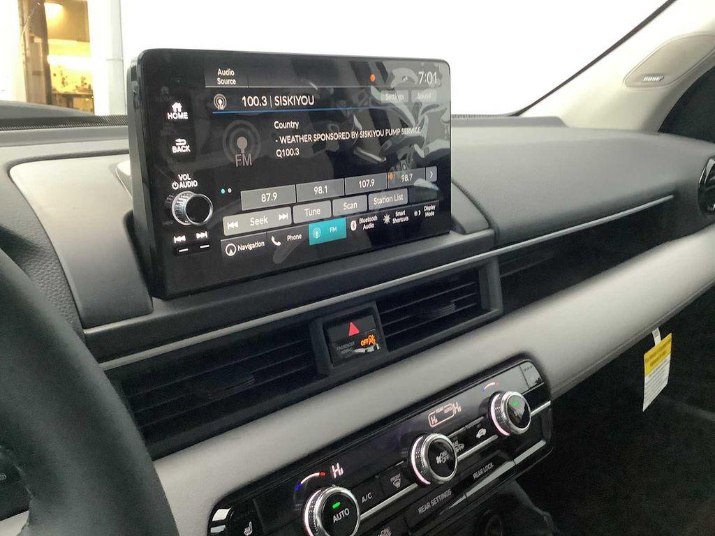 new 2025 Honda Pilot car, priced at $50,995