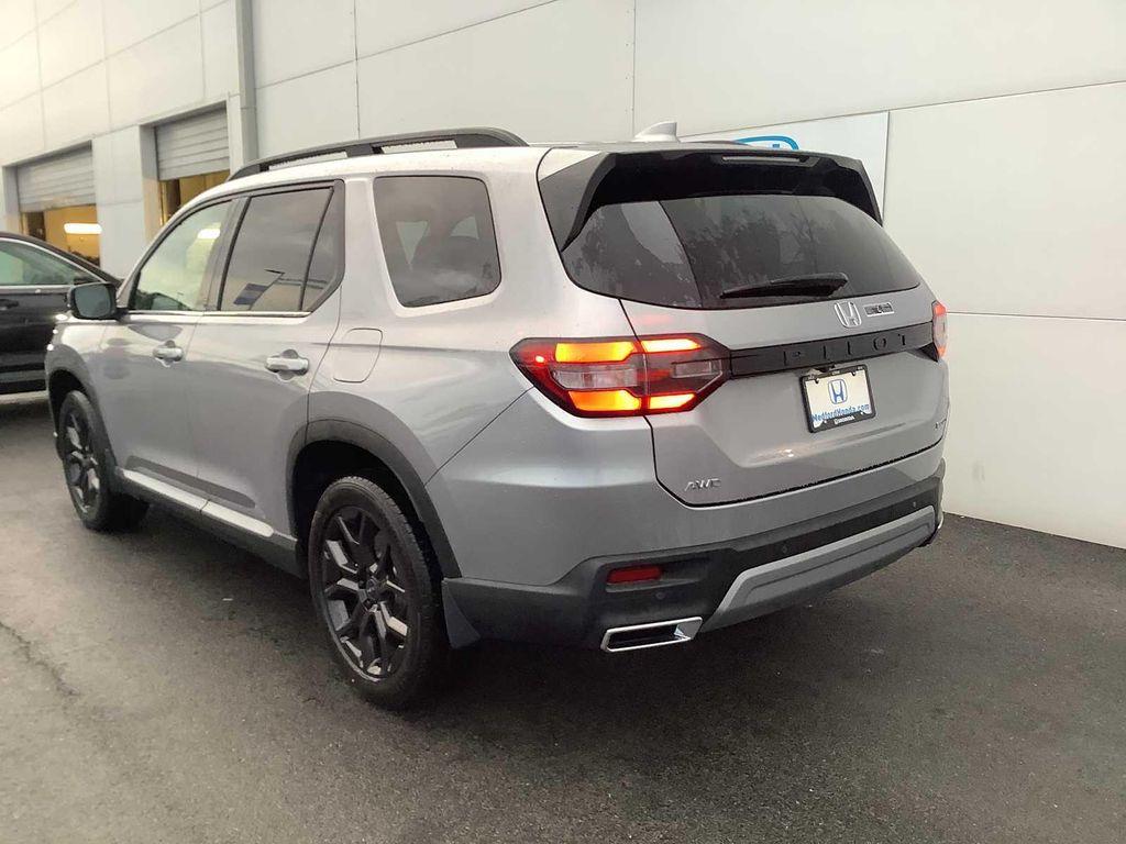 new 2025 Honda Pilot car, priced at $50,995