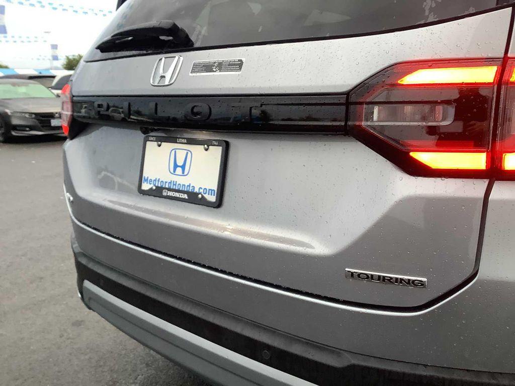 new 2025 Honda Pilot car, priced at $50,995