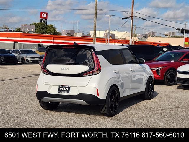 new 2025 Kia Soul car, priced at $28,697