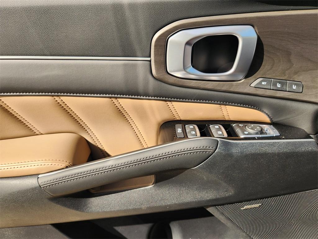 new 2026 Kia Sorento car, priced at $47,189