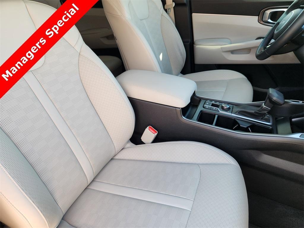 new 2025 Kia Sorento car, priced at $35,598