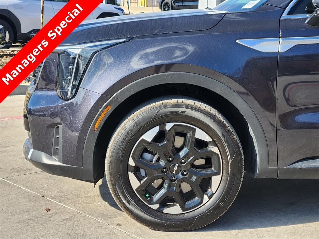 new 2025 Kia Sorento car, priced at $35,598