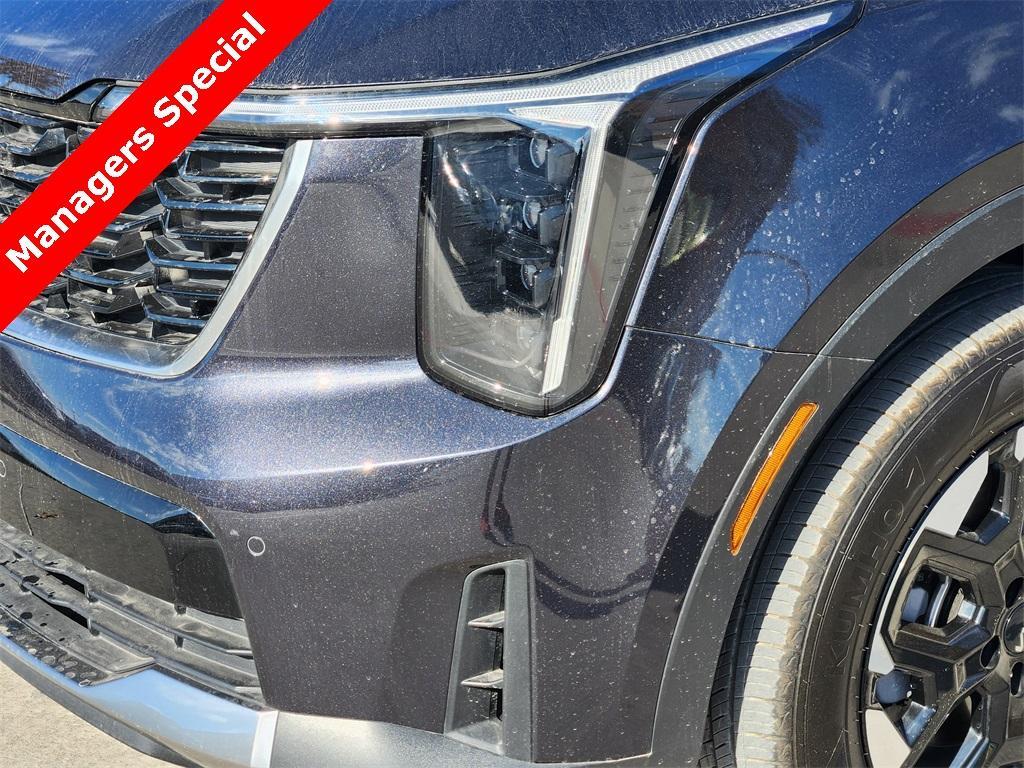 new 2025 Kia Sorento car, priced at $35,598