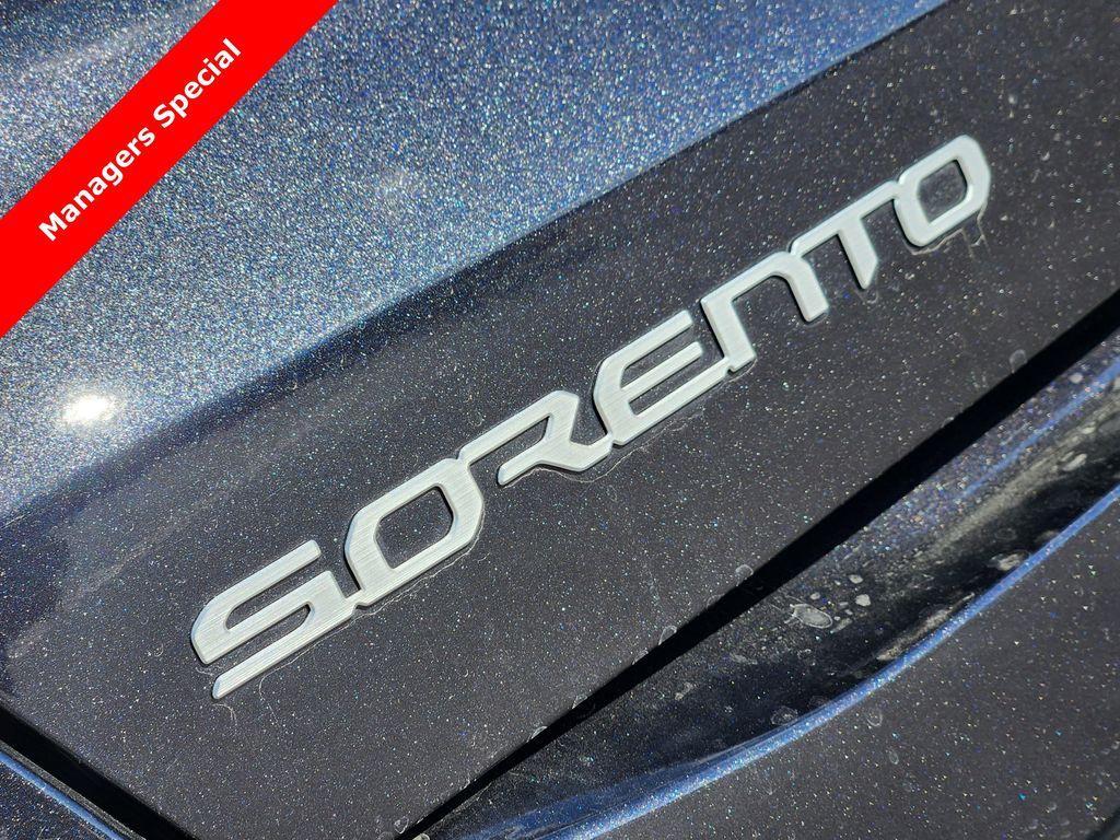 new 2025 Kia Sorento car, priced at $35,598
