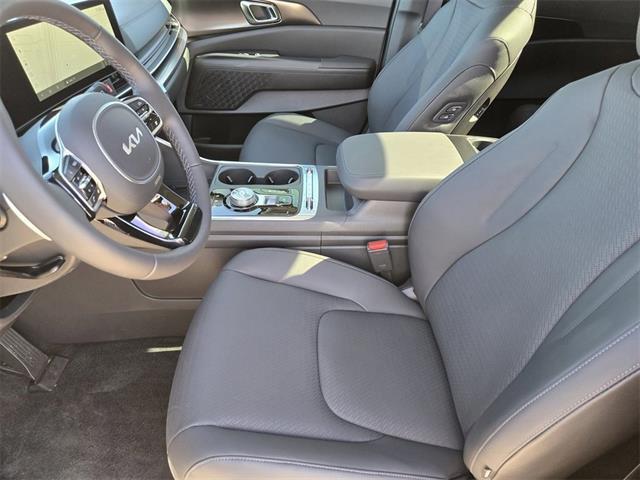 new 2026 Kia Carnival Hybrid car, priced at $55,080