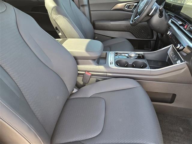 new 2026 Kia Carnival Hybrid car, priced at $55,080