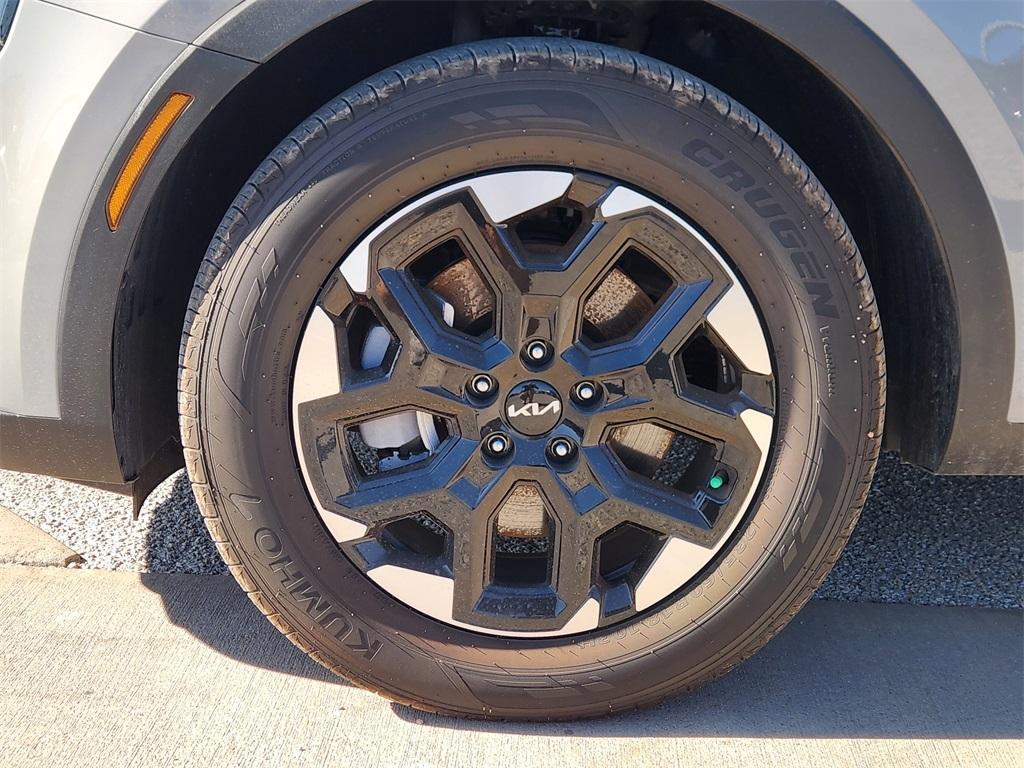 new 2025 Kia Sorento car, priced at $30,898