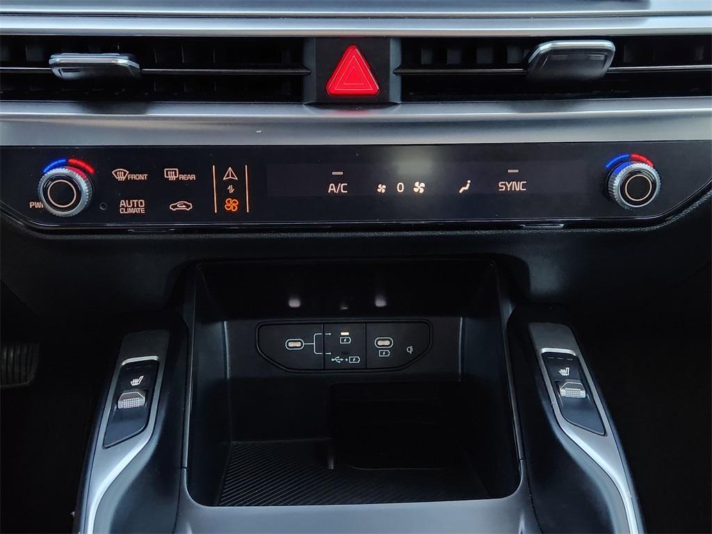 new 2025 Kia Sorento car, priced at $30,898