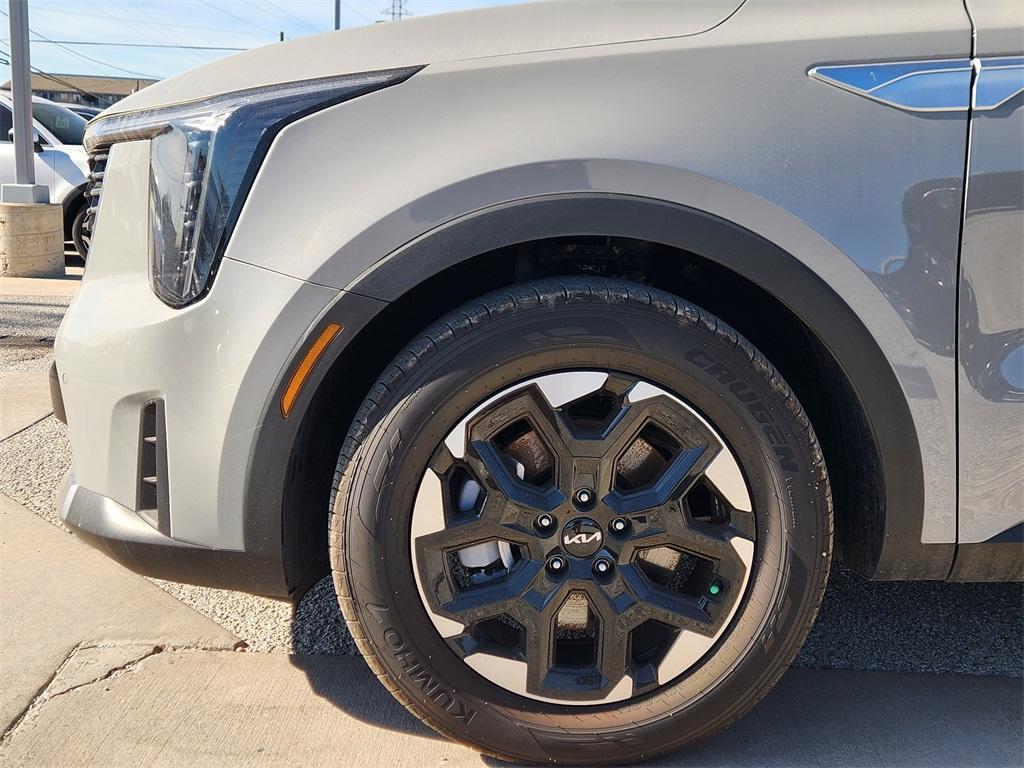 new 2025 Kia Sorento car, priced at $30,898