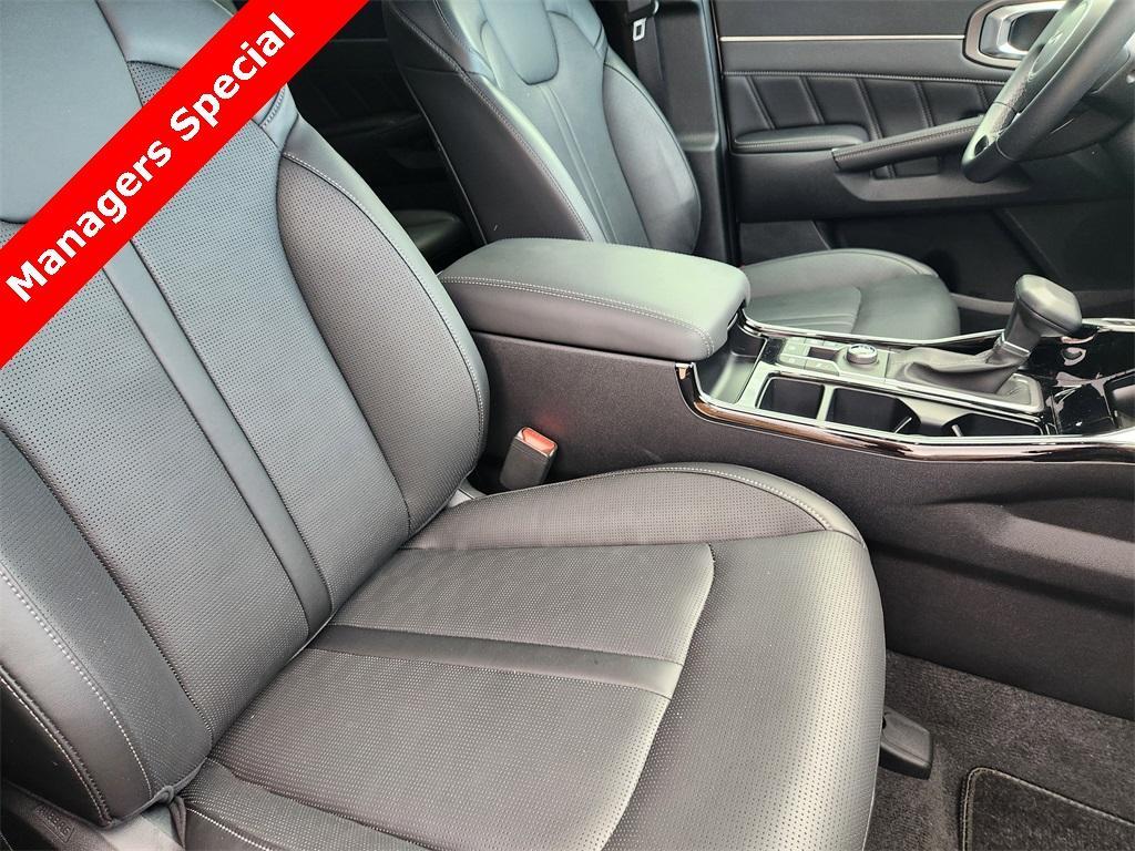 new 2025 Kia Sorento car, priced at $38,298