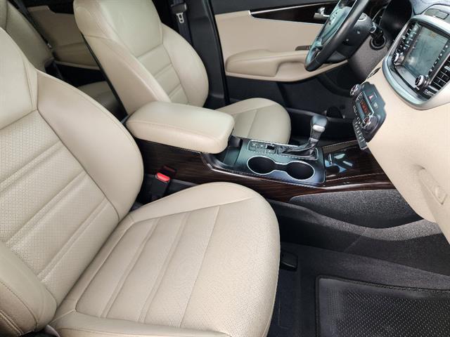 used 2019 Kia Sorento car, priced at $25,626