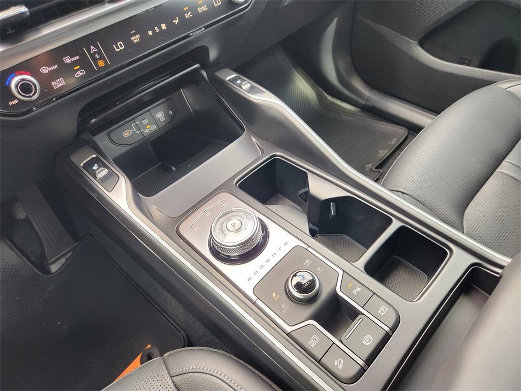 new 2025 Kia Sorento Hybrid car, priced at $41,275