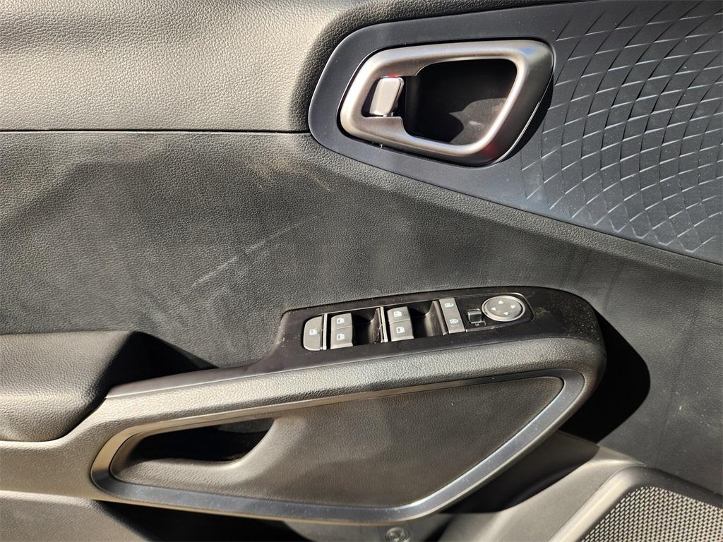 new 2025 Kia Soul car, priced at $25,885