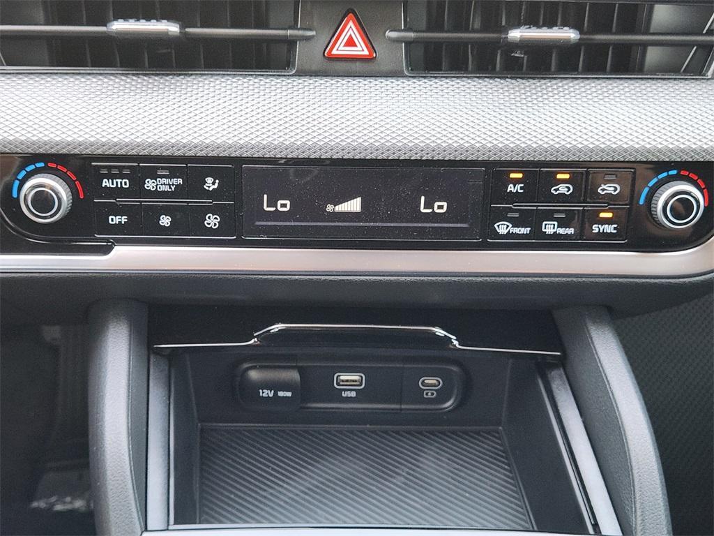 new 2025 Kia Sportage Hybrid car, priced at $30,051