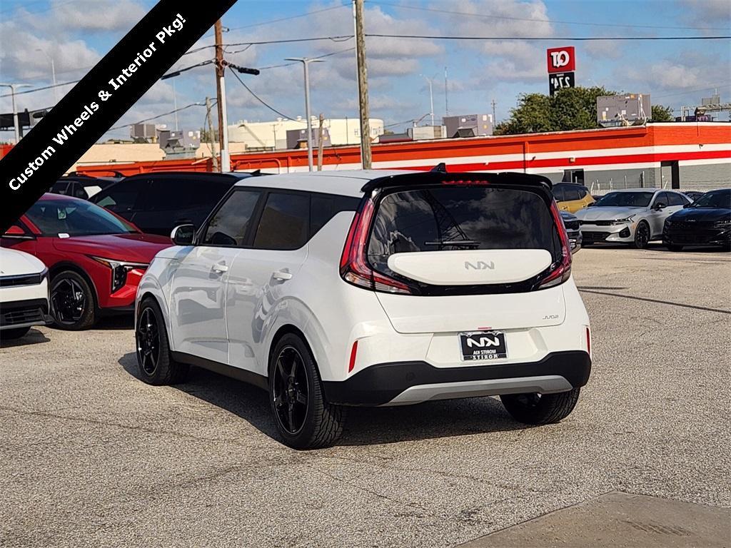 new 2025 Kia Soul car, priced at $28,697