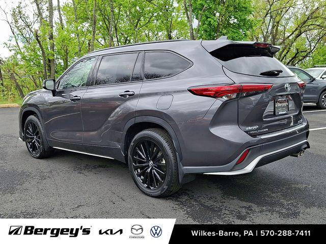 used 2023 Toyota Highlander car, priced at $37,195