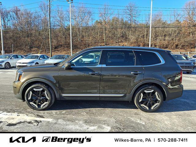 used 2023 Kia Telluride car, priced at $32,495