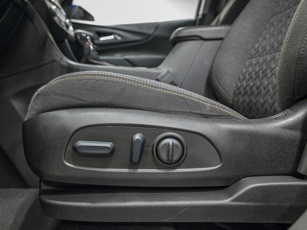 used 2023 Chevrolet Equinox car, priced at $19,990