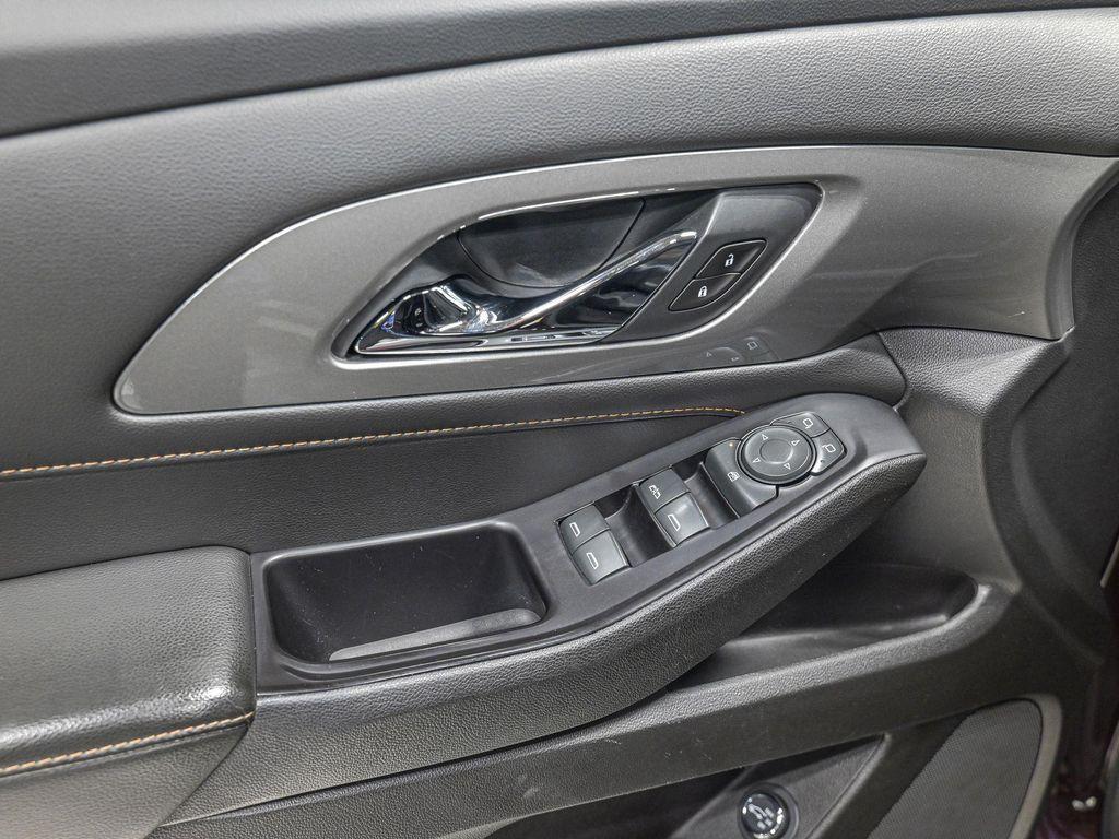 used 2020 Chevrolet Traverse car, priced at $17,240