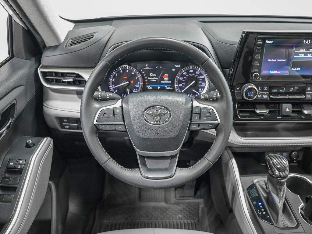 used 2022 Toyota Highlander car, priced at $32,990