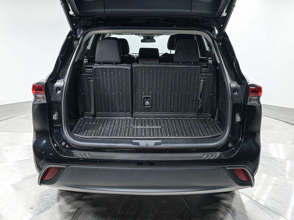 used 2023 Toyota Highlander Hybrid car, priced at $33,990