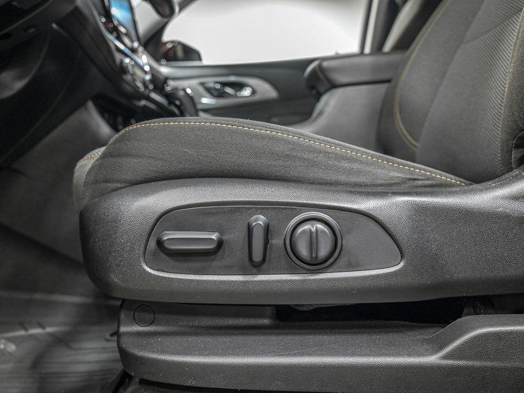 used 2020 Chevrolet Traverse car, priced at $17,240