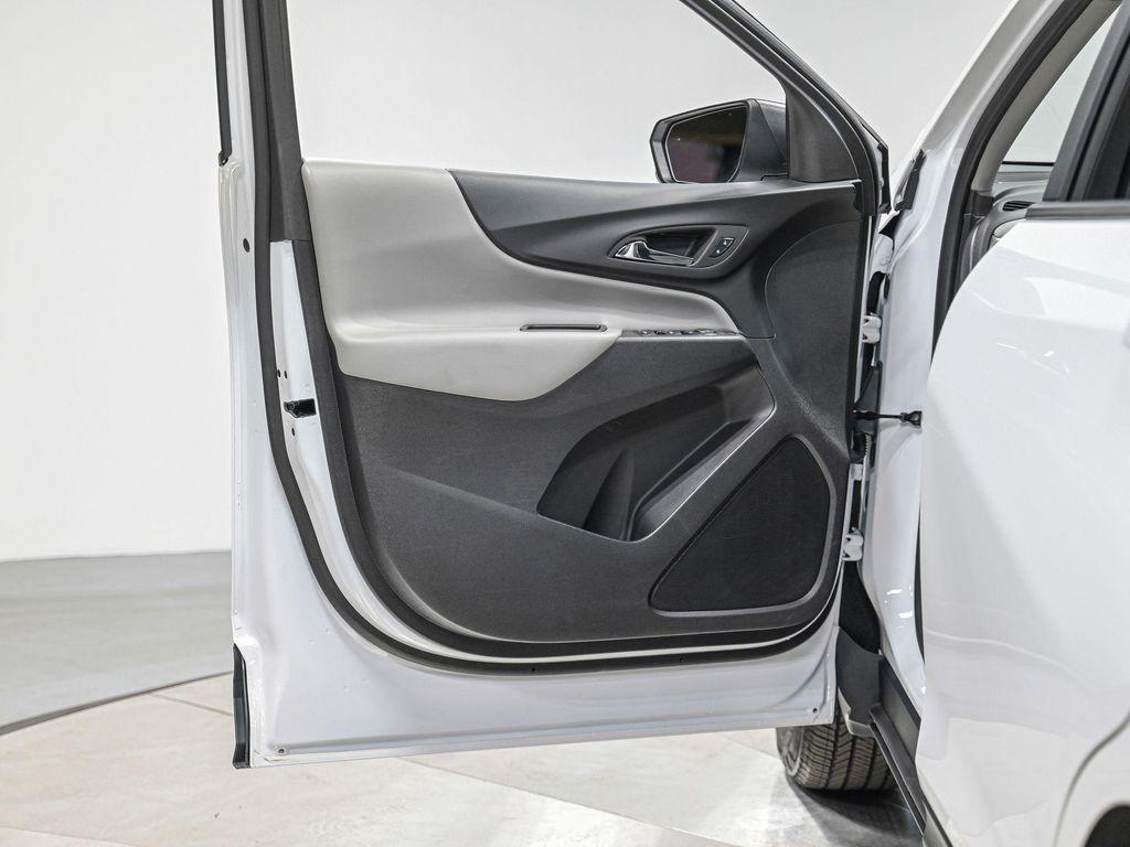 used 2023 Chevrolet Equinox car, priced at $18,990