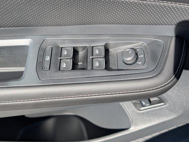 new 2026 Volkswagen Atlas Cross Sport car, priced at $46,544