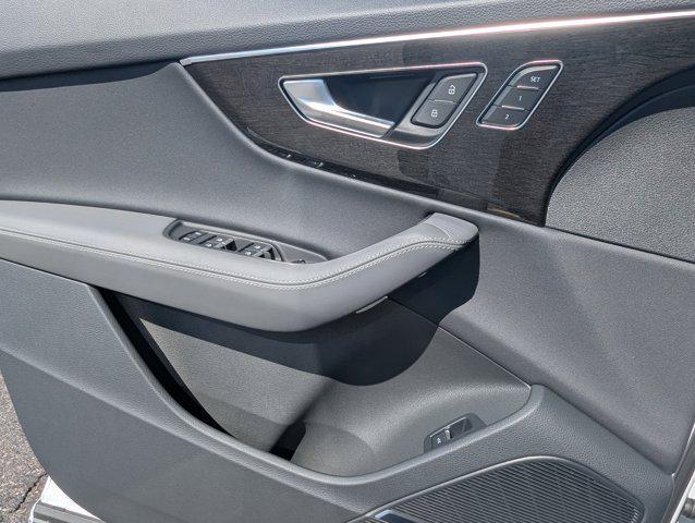 new 2026 Audi Q7 car, priced at $78,295