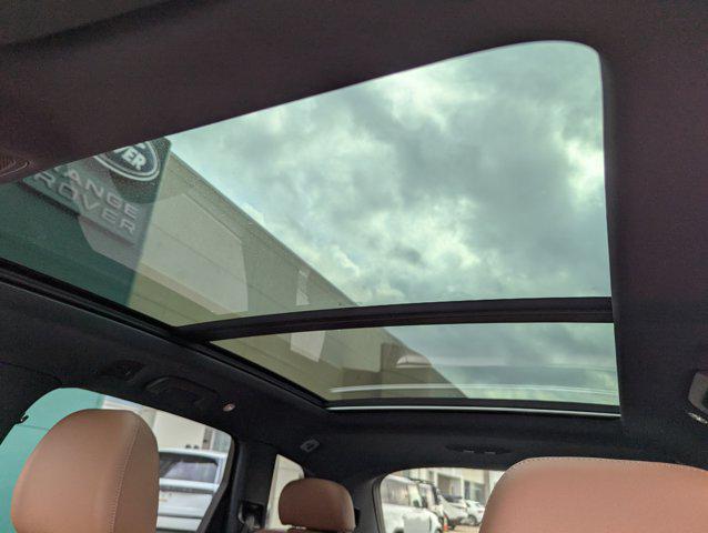 new 2026 Audi Q7 car, priced at $70,295