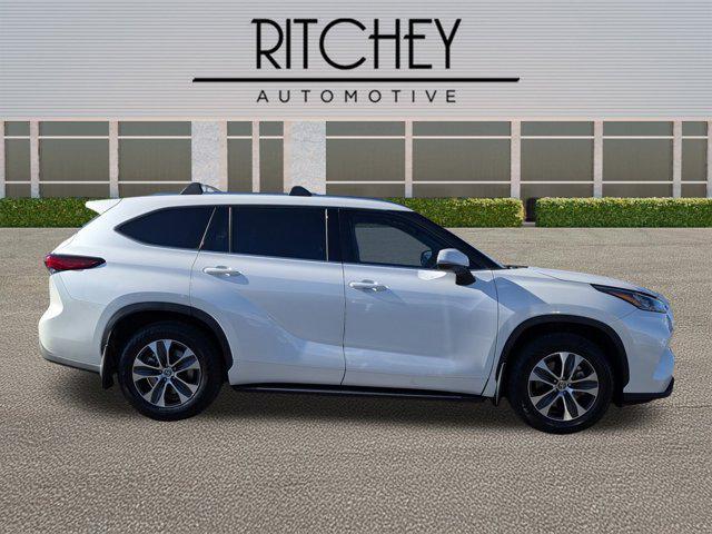 used 2020 Toyota Highlander car, priced at $23,995