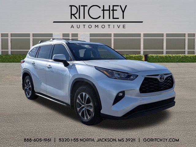 used 2020 Toyota Highlander car, priced at $23,995