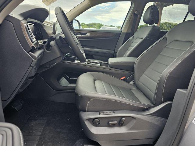 new 2025 Volkswagen Atlas car, priced at $43,851
