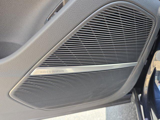 new 2025 Audi Q7 car, priced at $73,805