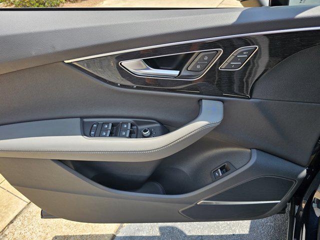 new 2025 Audi Q7 car, priced at $73,805