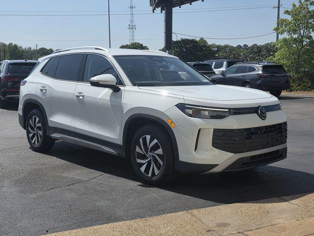 used 2025 Volkswagen Tiguan car, priced at $28,619